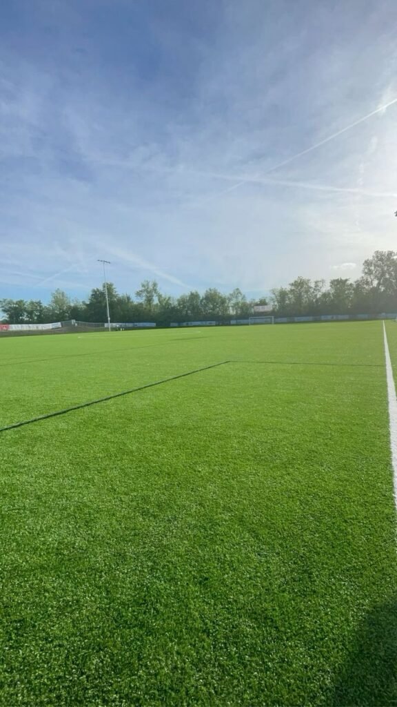 ملاعب كرة قدم بالرياض