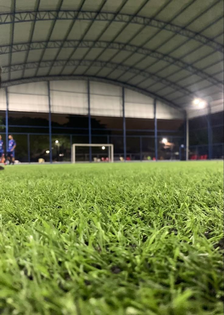تنظيف الملاعب الصناعية بالرياض